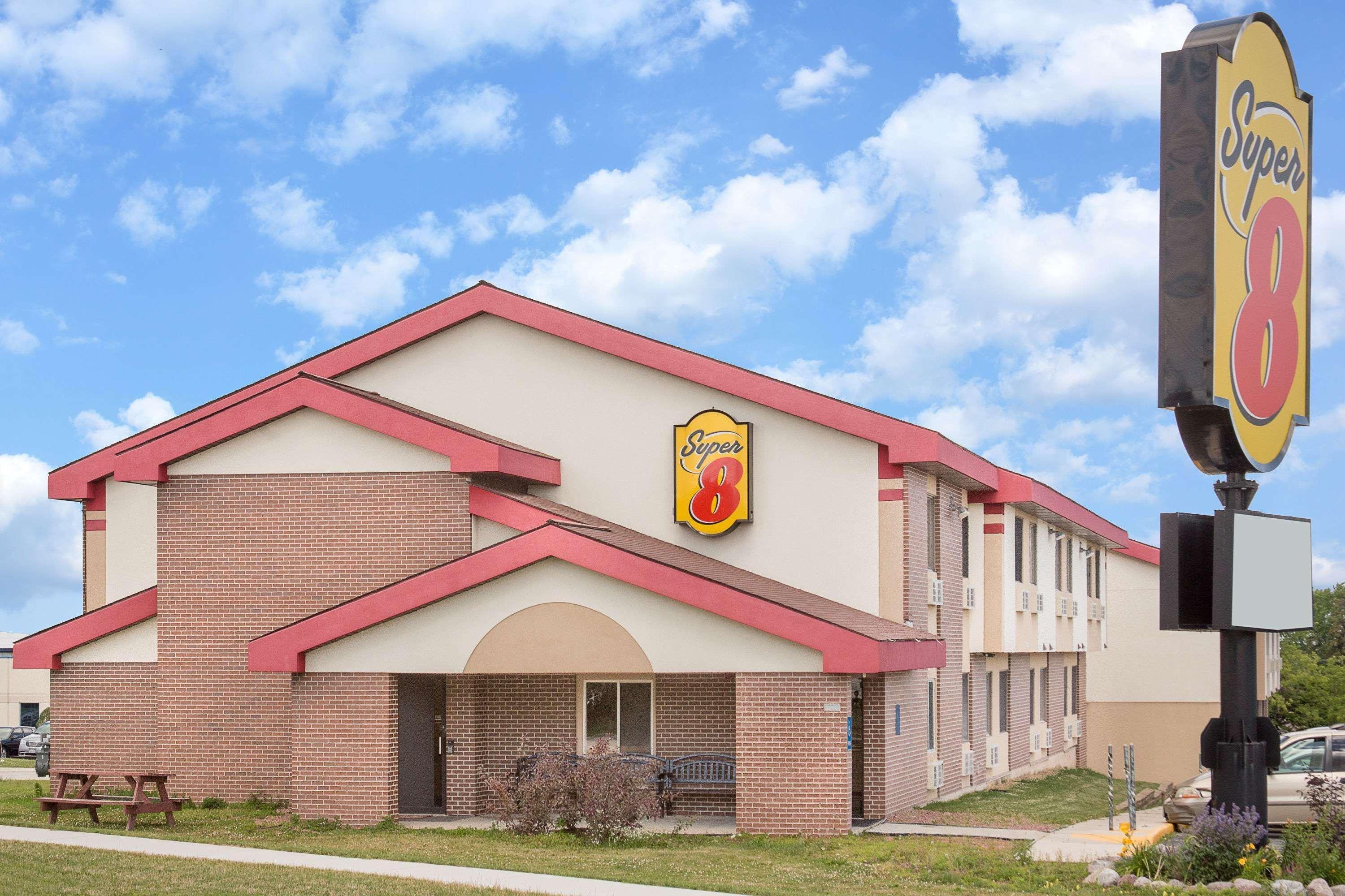 Super 8 By Wyndham Sheboygan Wi Motel Eksteriør billede