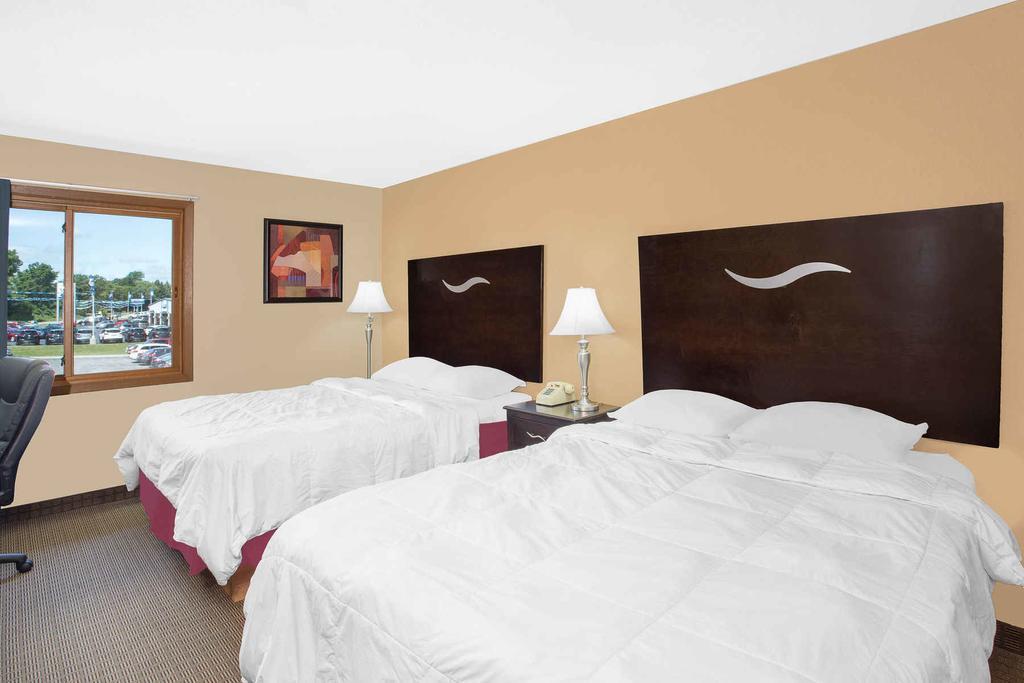 Super 8 By Wyndham Sheboygan Wi Motel Eksteriør billede