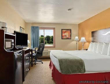 Super 8 By Wyndham Sheboygan Wi Motel Eksteriør billede